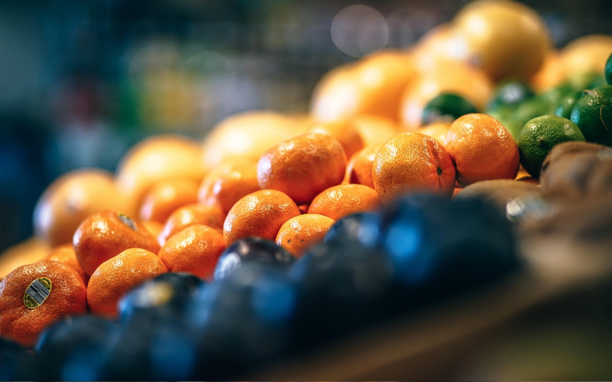 توزیع میوه تنظیم بازار شب عید از سه شنبه