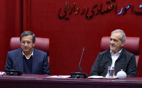 رییس جمهور: سیاست‌های مرتبط با بانک، پول و ارز، در جلسات سران قوا تصمیم‌گیری شده است
