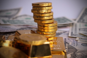 افت اندک قیمت طلای جهانی در هفته گذشته